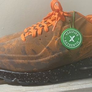 Men’s AirMax Mars Edition!!!! Like New! Only worn once!!! 😍